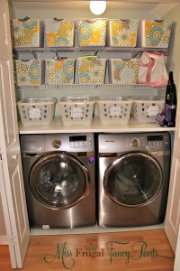 Affordable Small Space Laundry Closet with Tons of Storage | missfrugalfancypants.com