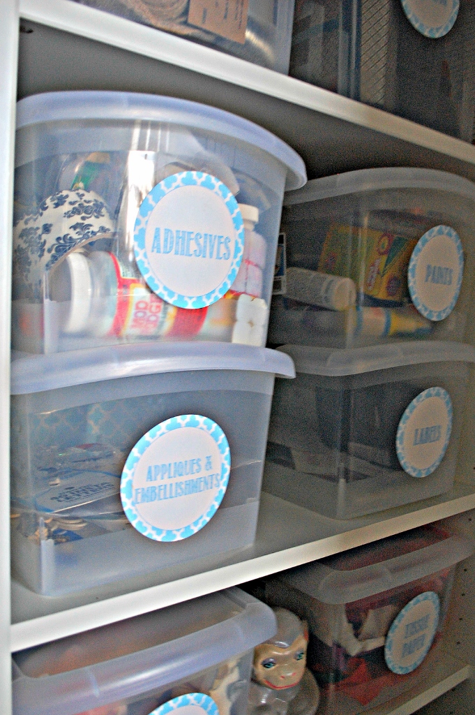 Craft Closet Organization | missfrugalfancypants.com